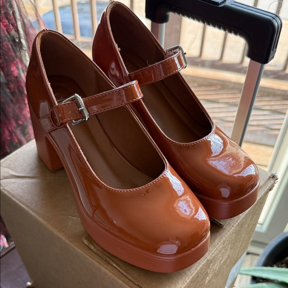 Cider Shoes - Cider Glossy Tan Mary Jane Heels